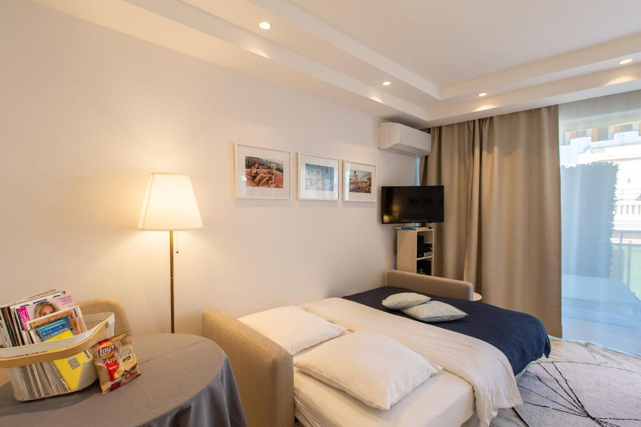 Royal Promenade Pool Terrace With Sea View *